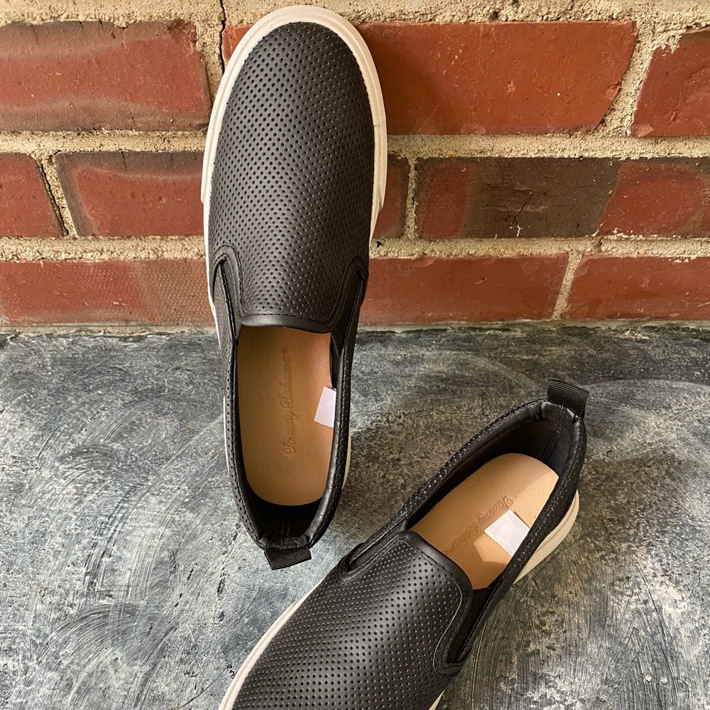 Tommy Bahama Black Slip on Sneakers